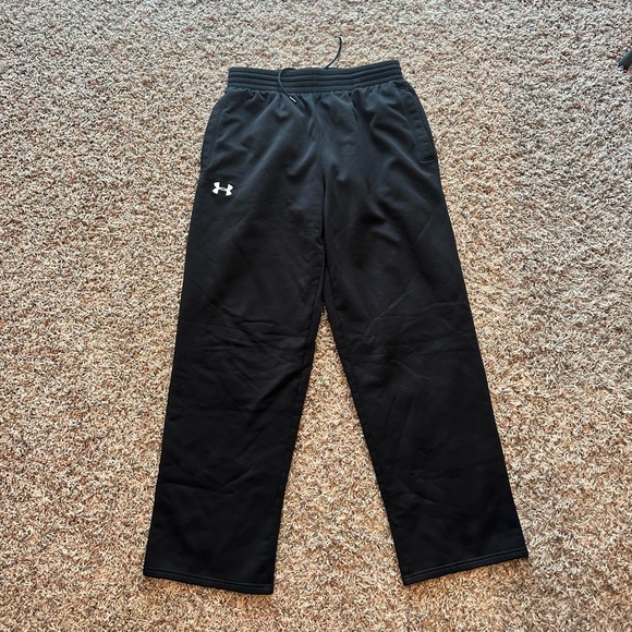 Women’s size large Underarmour athletic pants. - Picture 1 of 4